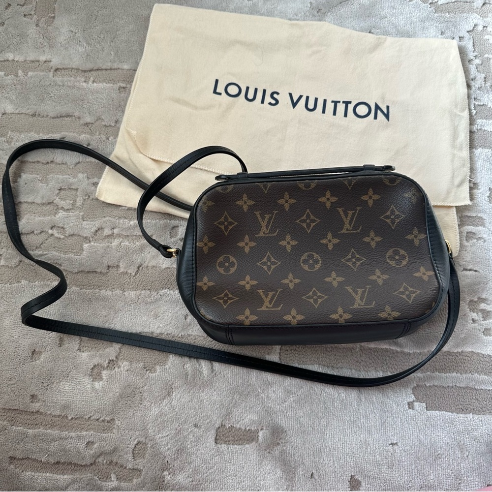 Authentic/ Pre-loved LOUIS VUITTON Monogram Saintonge - Picture 3 of 12